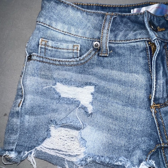Super Cute Short Shorts Distressed on front and back - Picture 9 of 9